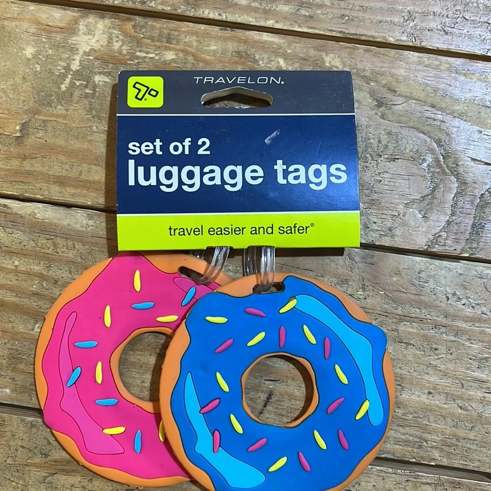 Samsonite Luggage Universal Black Power Adapter. set of free luggage tags 🙌🏻